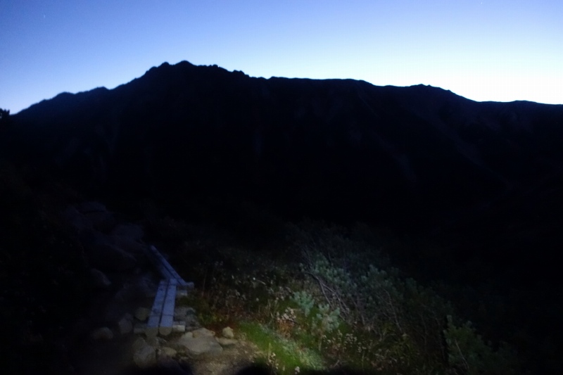 0456_夜明け間近の水晶岳