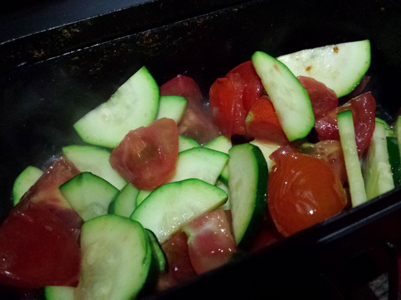 トマトとズッキーニと干し野菜の押麦パエリア_工程2