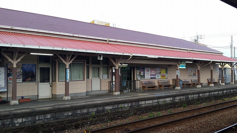 2016-05-14-05.52.36_鴨島駅ホーム