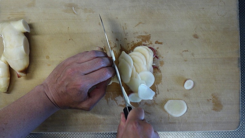 炊飯器で生姜シロップ作り方5_生姜薄切り