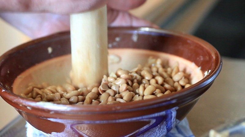 乾燥米麹で味噌作り1-仕込み編7-2_潰す