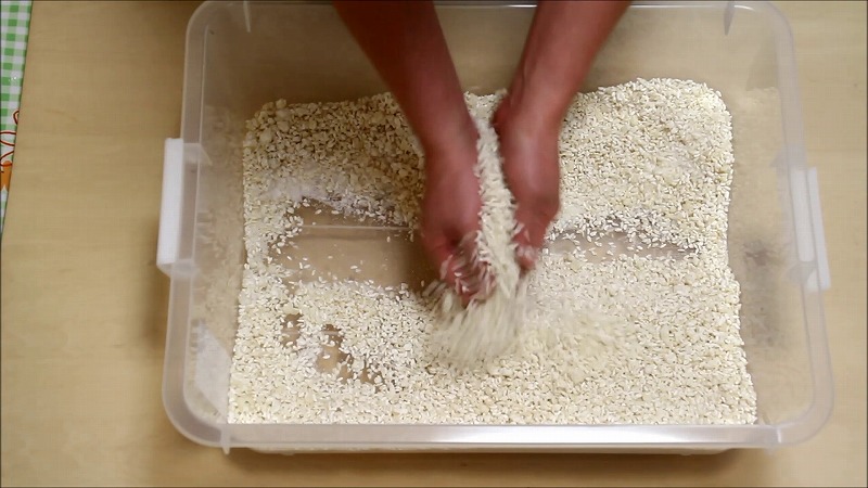 自家製米麹で味噌作りの工程13_塩切り