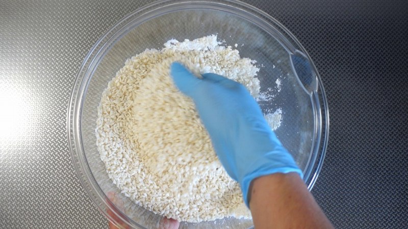 ジップロック米麹味噌の作り方5_混ぜ合わせる