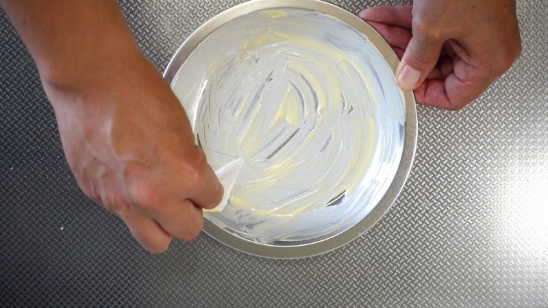 ズッキーニのクーゲルの作り方4-1_バターを塗る