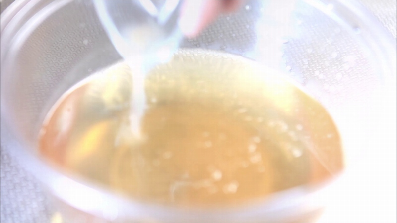 新生姜でピンク色のジンジャーシロップの作り方8_レモン汁を加える