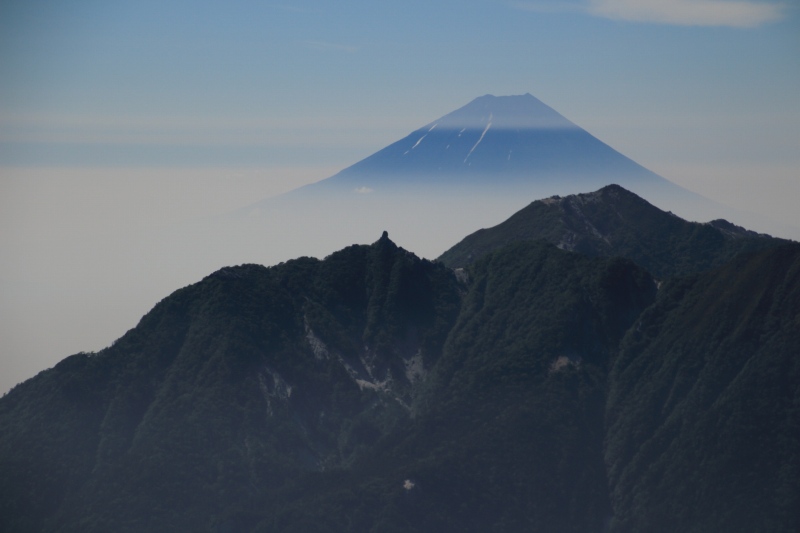 鳳凰越しの富士山アップ