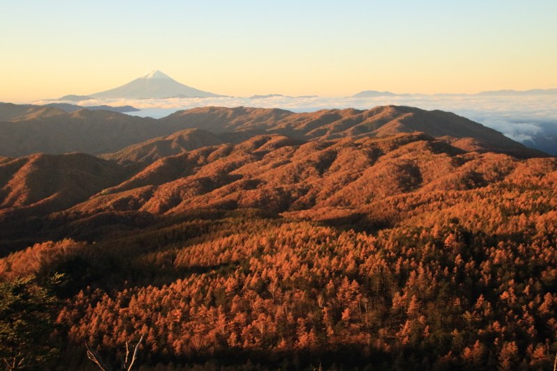0608_朝焼けと富士と山並み
