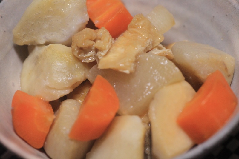 里芋と大根とにんじんの煮物