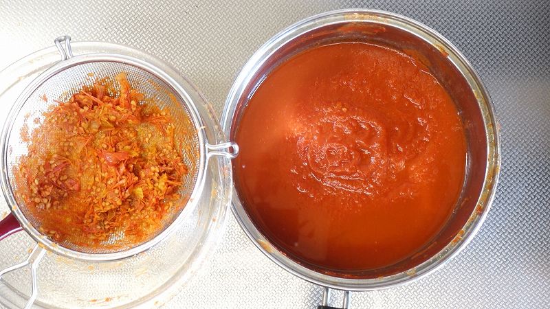 自家製トマトケチャップ作り方4_種と皮とピューレ