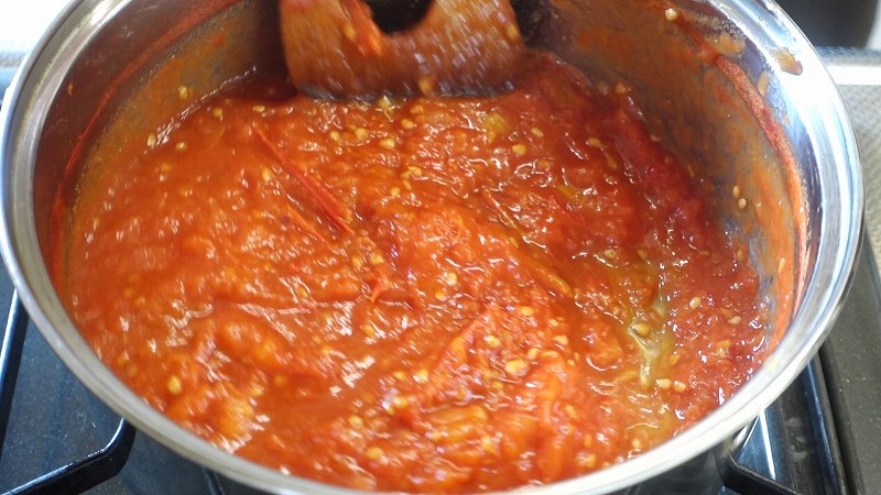 自家製トマトケチャップ作り方3_煮詰まってきた