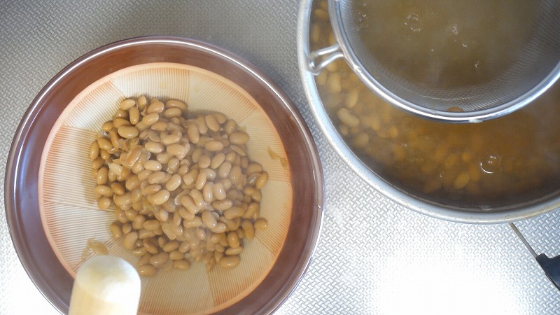 乾燥米麹で味噌作り1-仕込み編7-1_すり鉢へ