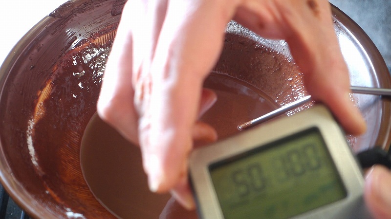 カカオ豆からチョコレートの作り方10_テンパリング1_50度