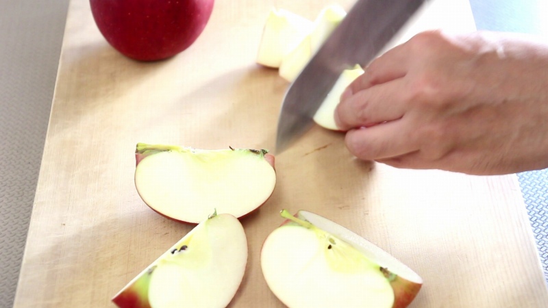 りんごだけでりんご酢の作り方2_四等分からざく切り