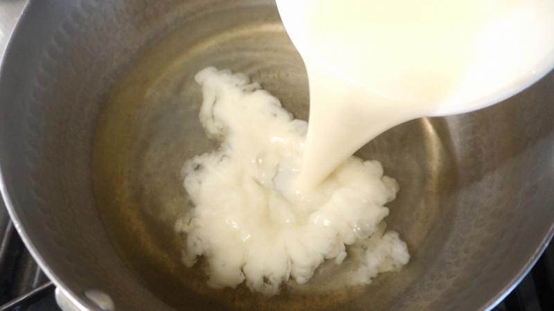 同時に漬ける！(3)キムチ漬けの作り方7_水溶き米粉を加える