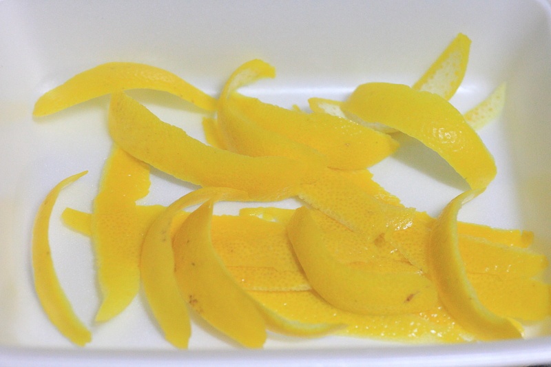 レモンフレーバーオイルの作り方1_レモンの皮