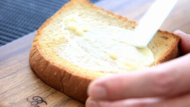 【極上の保存食】バターの風味が際立つ！発酵バターの作り方【旨味濃厚】